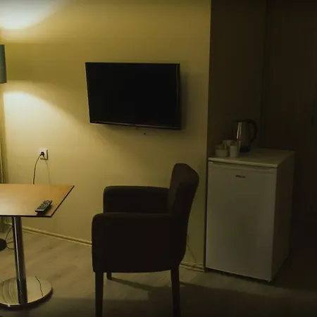 Sun Apartment *