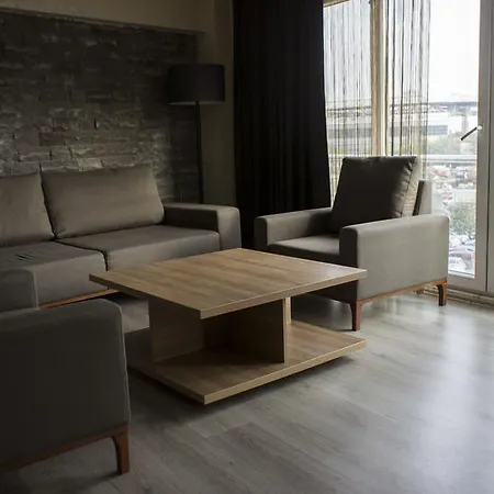 Sun Apartment *