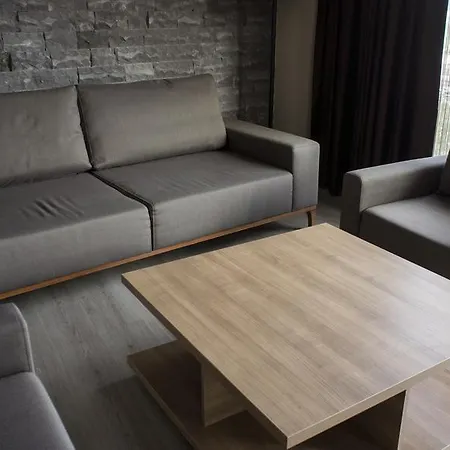 Sun Apartment *