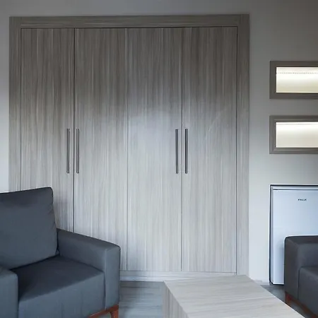 Sun Apartment *