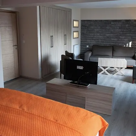 Sun Apartment *